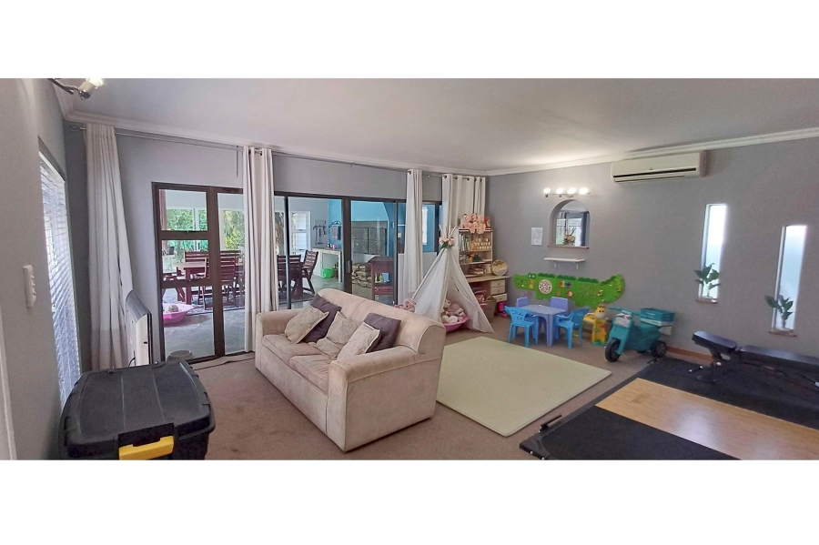4 Bedroom Property for Sale in Jim Fouchepark Free State